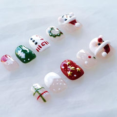 GLORS Christmas press-on nails wreath motif for elegant holiday style