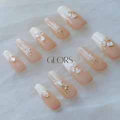 GLORS coffin-ballerina shape nails with tapered tips create a professional-looking finish at home