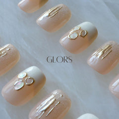 GLORS 10-piece pack provides a ready-to-wear manicure kit