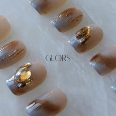GLORS Mist Forest gradient nails with jelly adhesive tabs for easy application