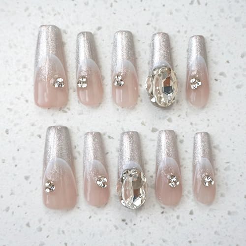 GLORS soft pink base with cat-eye glitter creates elegant, wearable glamour.