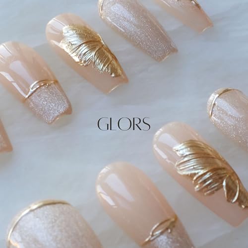 GLORS cat-eye-effect nails create depth with icy nude tones for a chic statement.