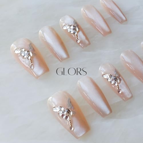 GLORS glossy finish adds salon-quality shine to nude pink nails.