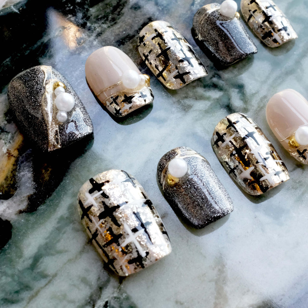 GLORS daily wear press-on nails in a versatile short square shape