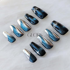 GLORS Purly chrome finish with glitter accents adds depth to evening looks.