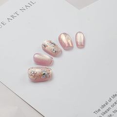 Ten-piece set for complete manicure at home and easy styling.