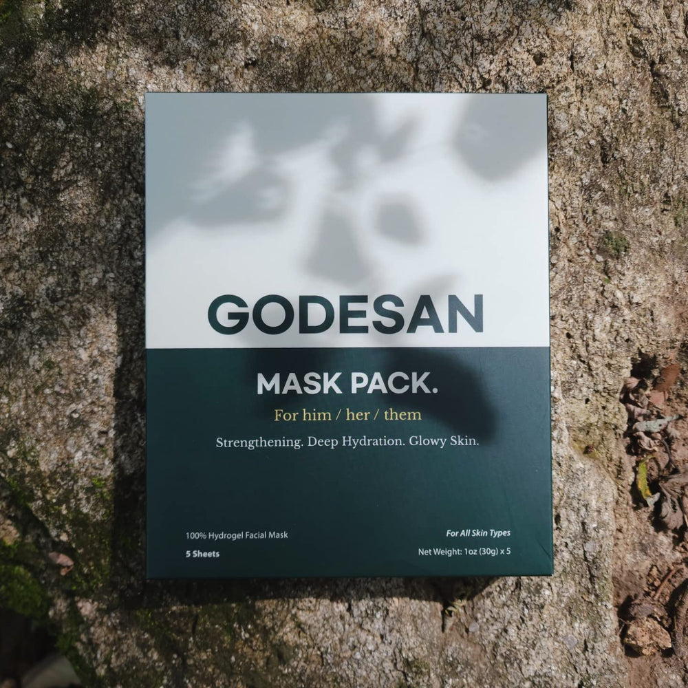 GODESAN hydrogel mask suitable for all skin types, ideal for overnight use.