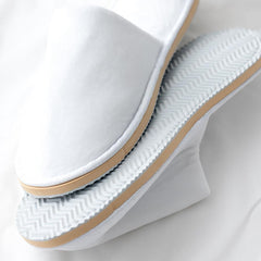 GONG GONG 12mm EVA non-slip sole provides grip on wet surfaces.