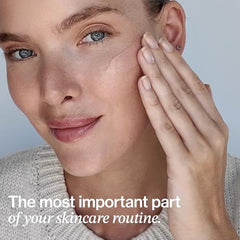 Good Weather Skin The One Warm Glow mineral sunscreen swirl demonstrates even coverage.