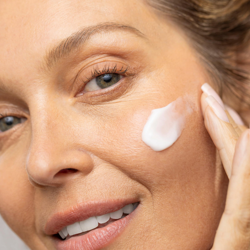 Vitamin C brightening action in GOODJANES formula for radiant skin possibilities