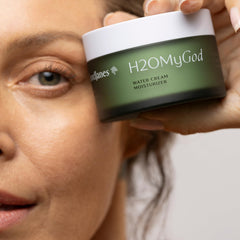 Texture swirl of GOODJANES water cream highlighting quick absorption