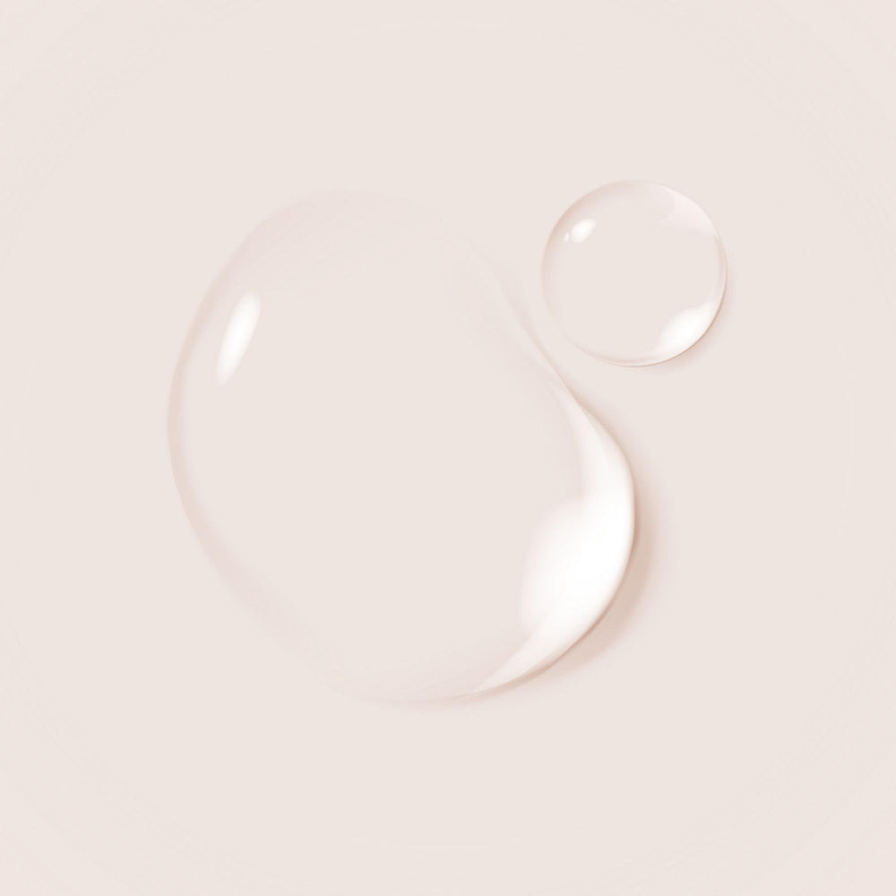 Gülsha rosewater petals close-up highlighting natural aroma and skincare benefits.