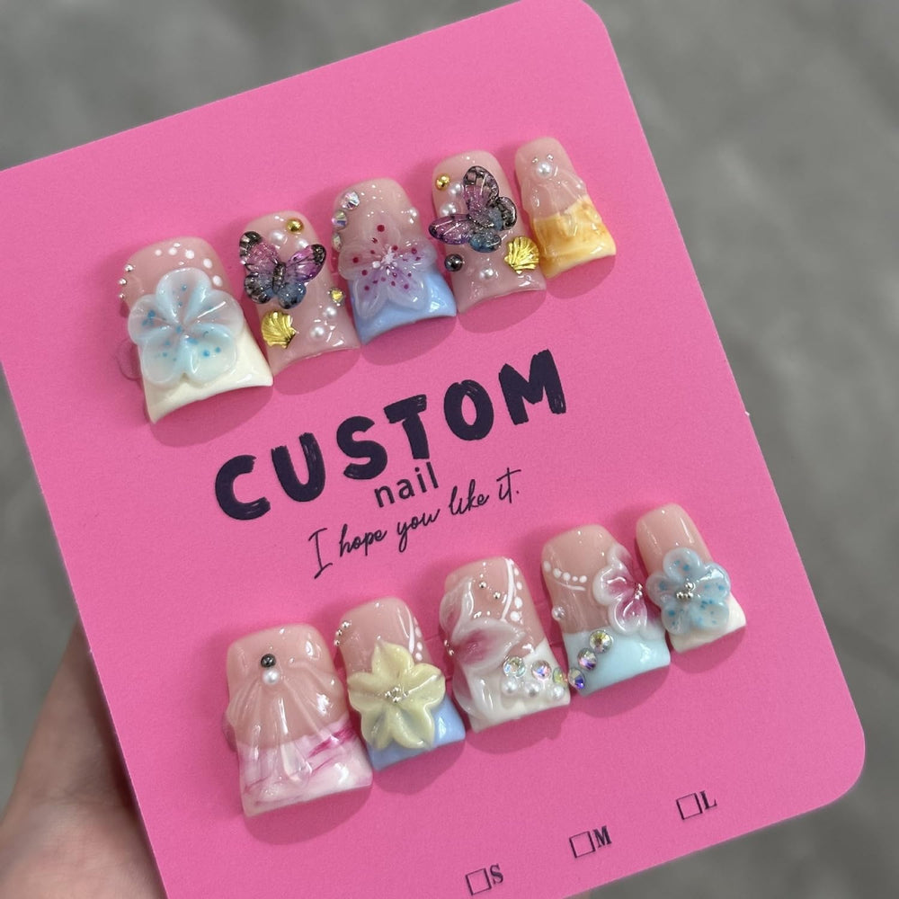Short duck-shaped press-on nails in size S for easy wear.