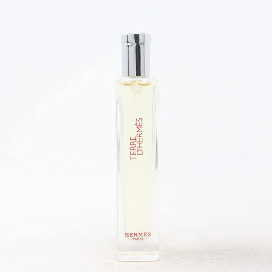 Hermès Terre D’Hermès for Men bottle close-up highlights pure parfum richness for daily wear
