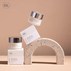 HL ALWAYS ACTIVE ABR Complex texture swatch showing smooth skin feel and active ingredients