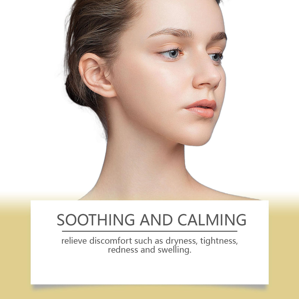 HOYGI Propolis Toner on skin with a glass-like glow after use.