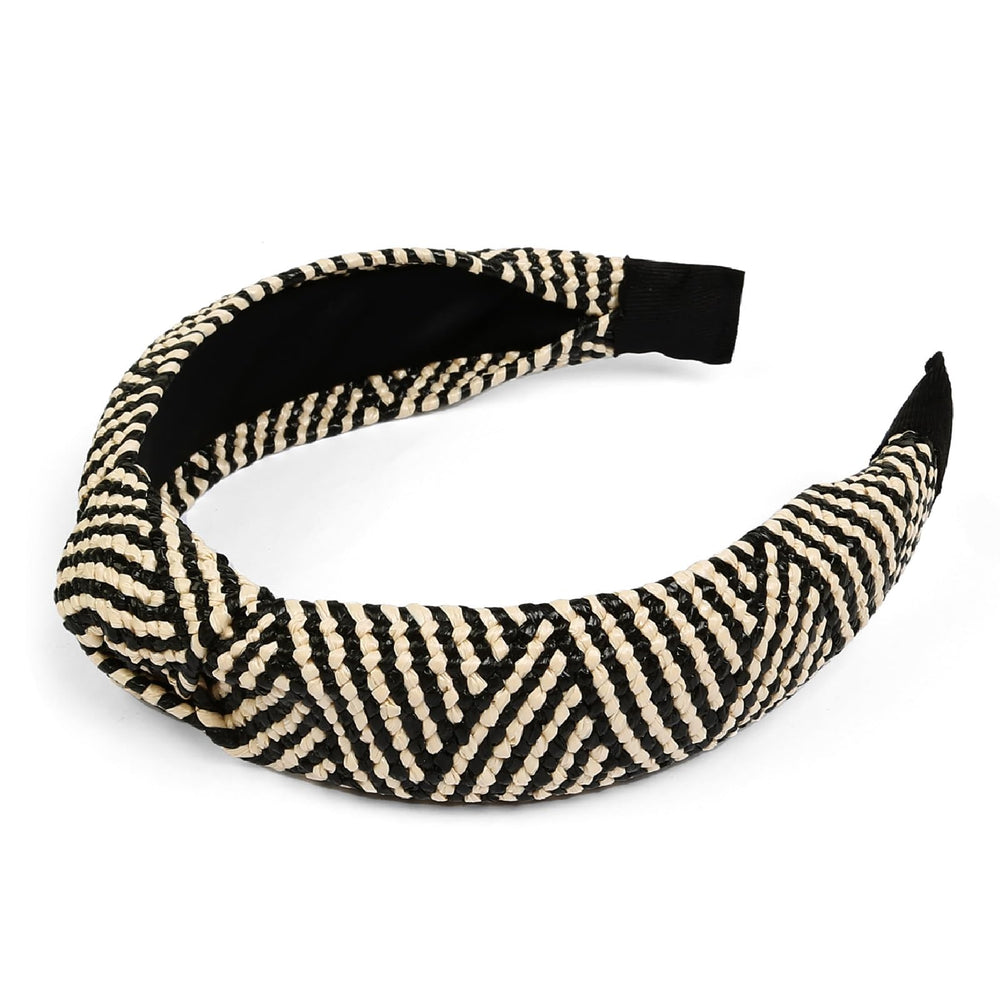 Huachi silk-lined interior provides gentle feel on hair
