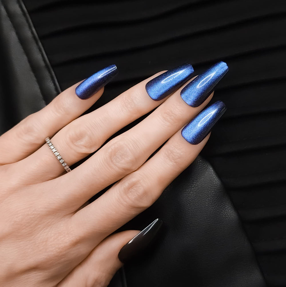 Hypnaughty Stardust Cat Eye nails application tools aid quick setup.