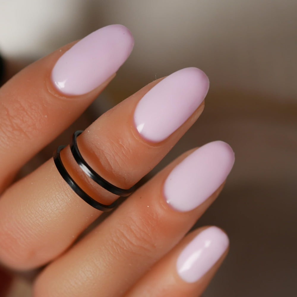 Cured under UV/LED, IN.HYPE rubber base coats protects nails while supporting long-lasting color.