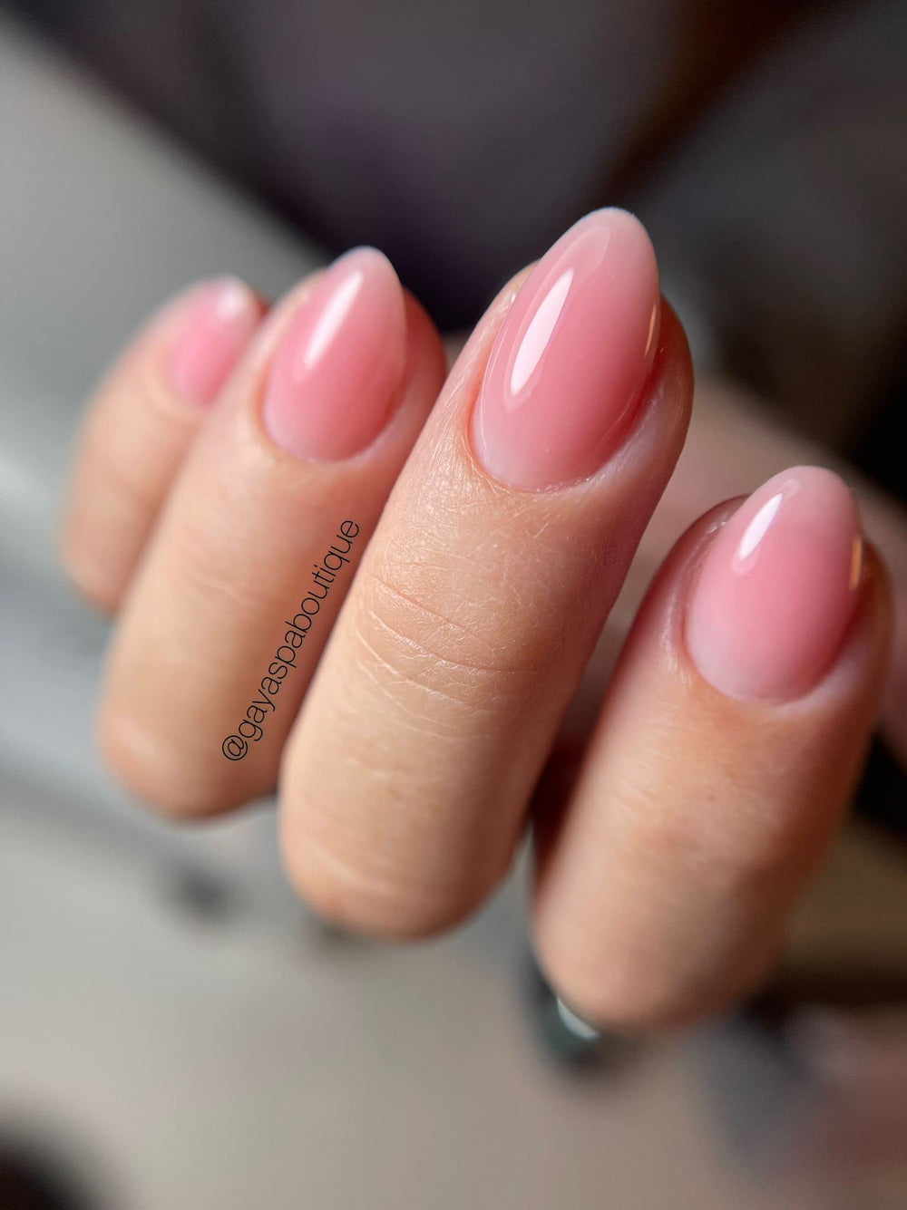 IN.HYPE Sculpting Builder Gel cures under lamp in 60 seconds for long-lasting wear.