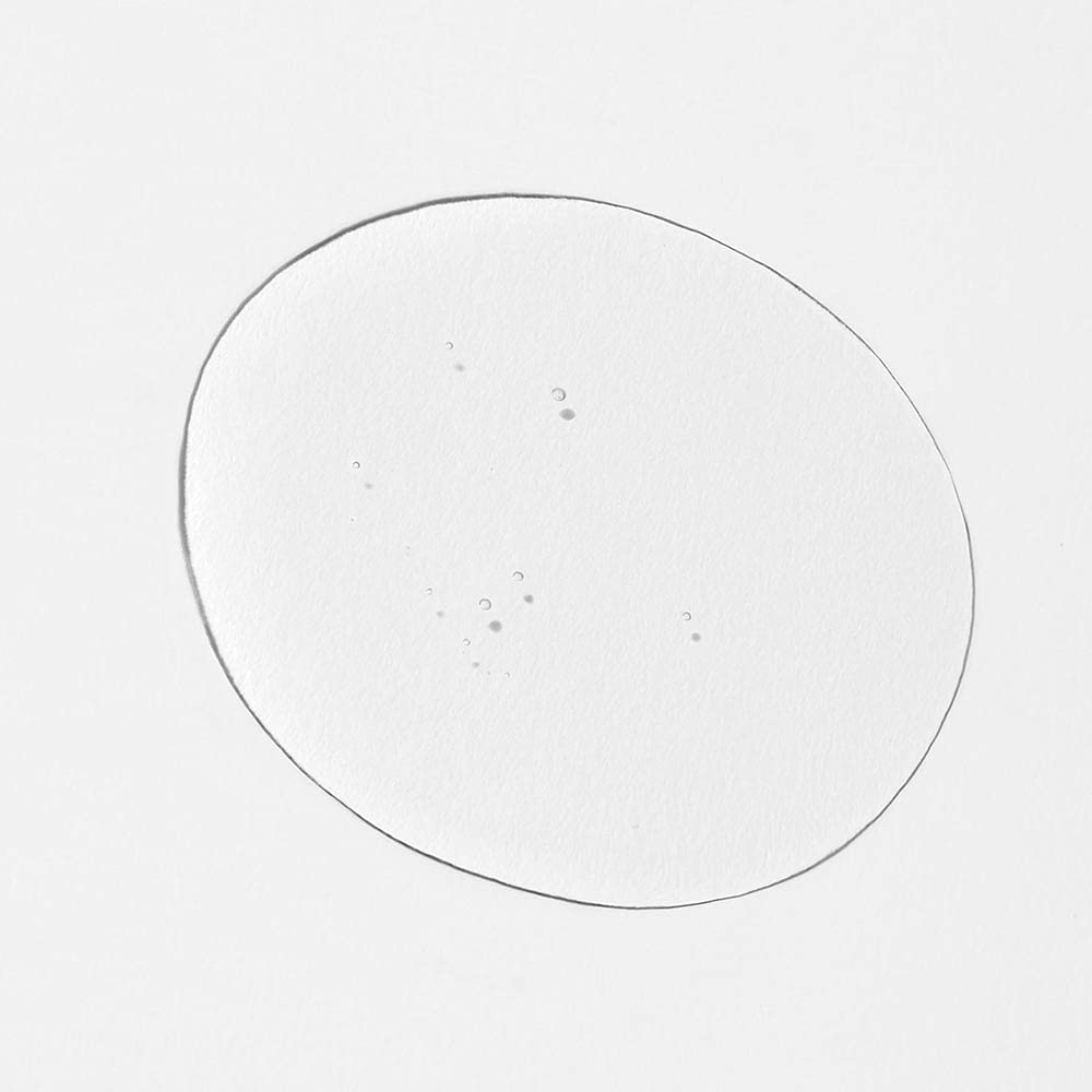 INNERSENSE Natural Harmonic Treatment Oil texture close-up highlighting premium oils