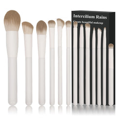 Intercilium Rains powder brush from the makeup set for seamless powder application