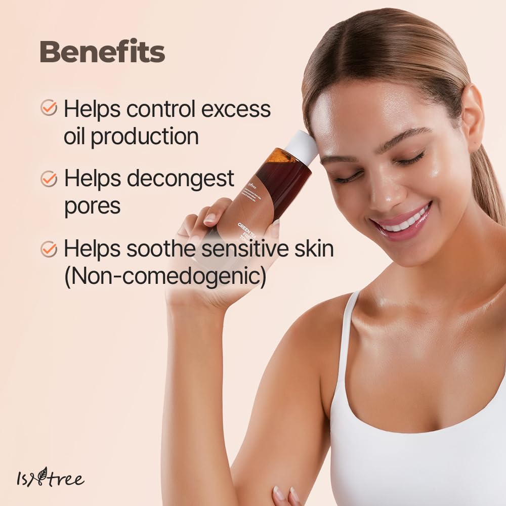 ISNTREE Green Tea Fresh Toner texture close-up for lightweight hydration