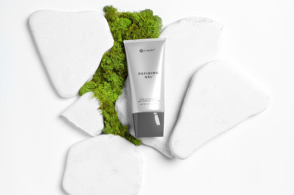 It Works! Defining Gel applied to the abdomen for smooth, hydrated skin.