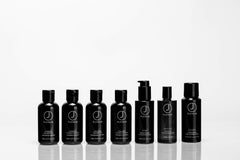Cap close-up on J Beverly Hills Platinum Hydrate bottle for precise application.