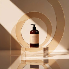 Jaboneria Marianella Hawaiian Black Lava Body Wash with aloe vera for soothing moisture.