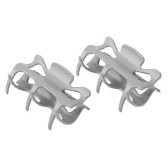 Jauarta clip works on wet and dry hair for versatile sectioning during styling