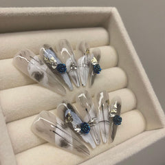 JIEADJIE nail technician workshop showcasing precise application