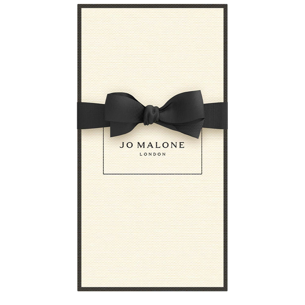 Jo Malone Cypress & Grapevine top notes close-up evokes resinous freshness