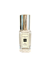 Jo Malone Silver Birch Lavander bottle pour showcases crisp, travel-friendly fragrance.