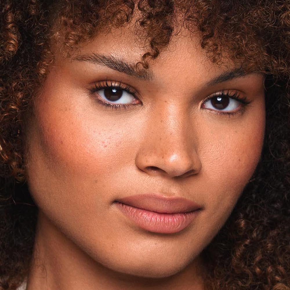 Jouer Long-Wear Lip Liner water-resistant finish prevents feathering and extends wear