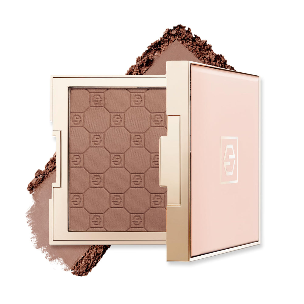 Jouer Soft Focus Hydrate & Setting Powder pressed compact delivers a silky, shine-free finish.