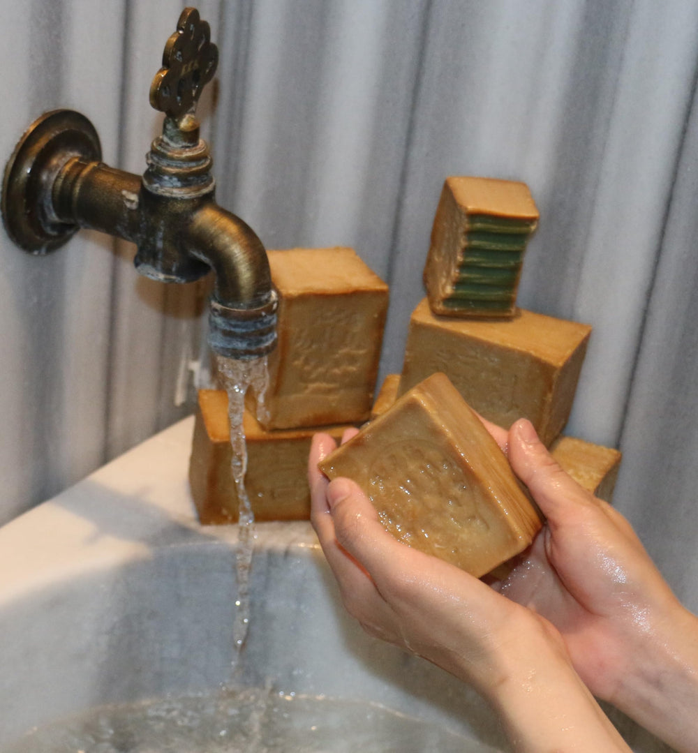 JUSIZA Aleppo Soap hair-and-skin-use demonstrates versatile cleansing and moisturising benefits.