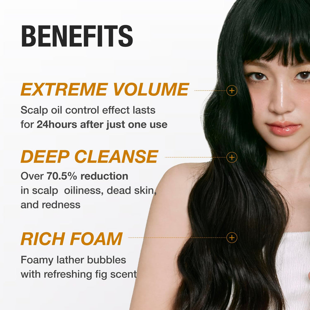JUST AS I AM Shampoo N1 scalp balance close-up demonstrates gentle cleansing.