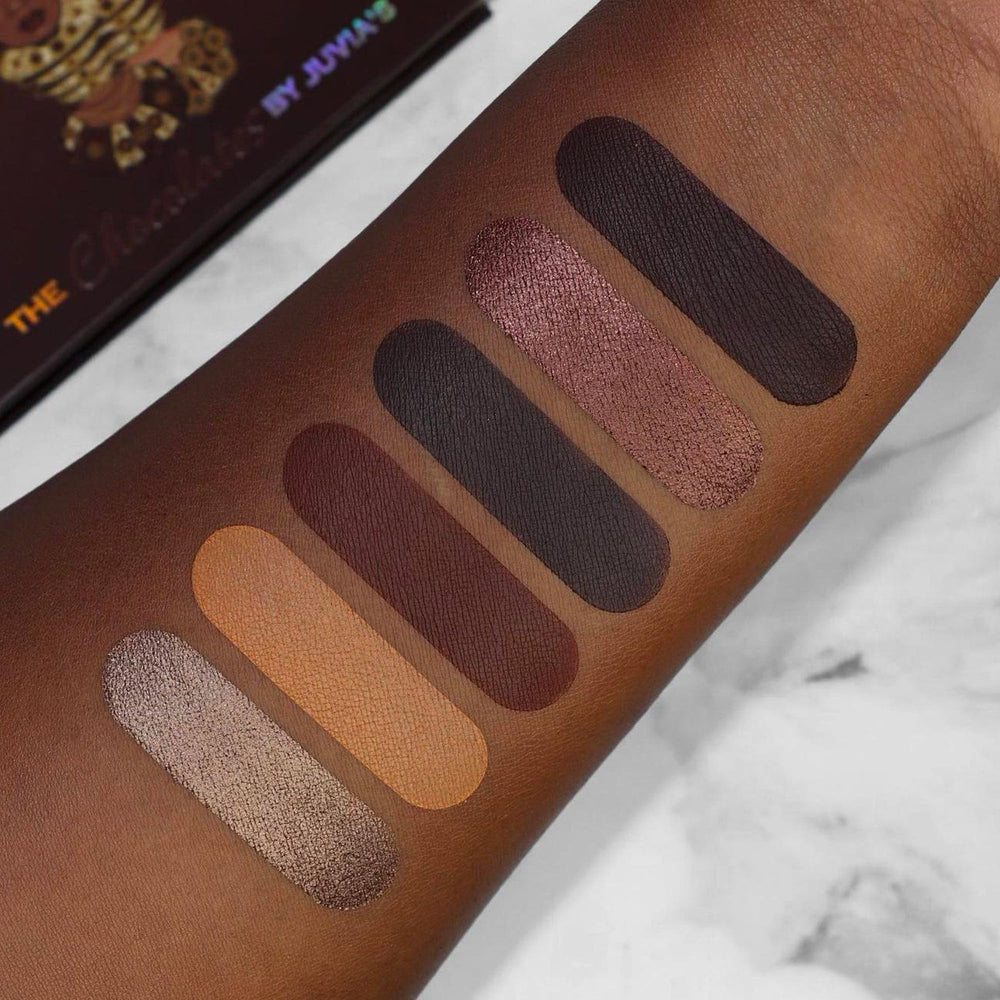 Metallic and shimmer shades add bright highlight for pops of glow in The Chocolates palette