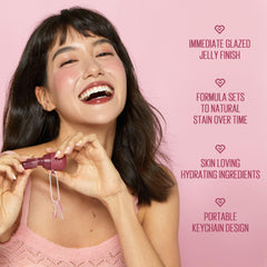 KAJA Jelly Charm keychain attachment for easy on-the-go touch-ups.