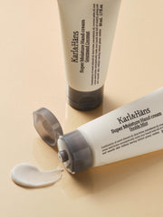 Karl&Häns hands after application looking soft and moisturized