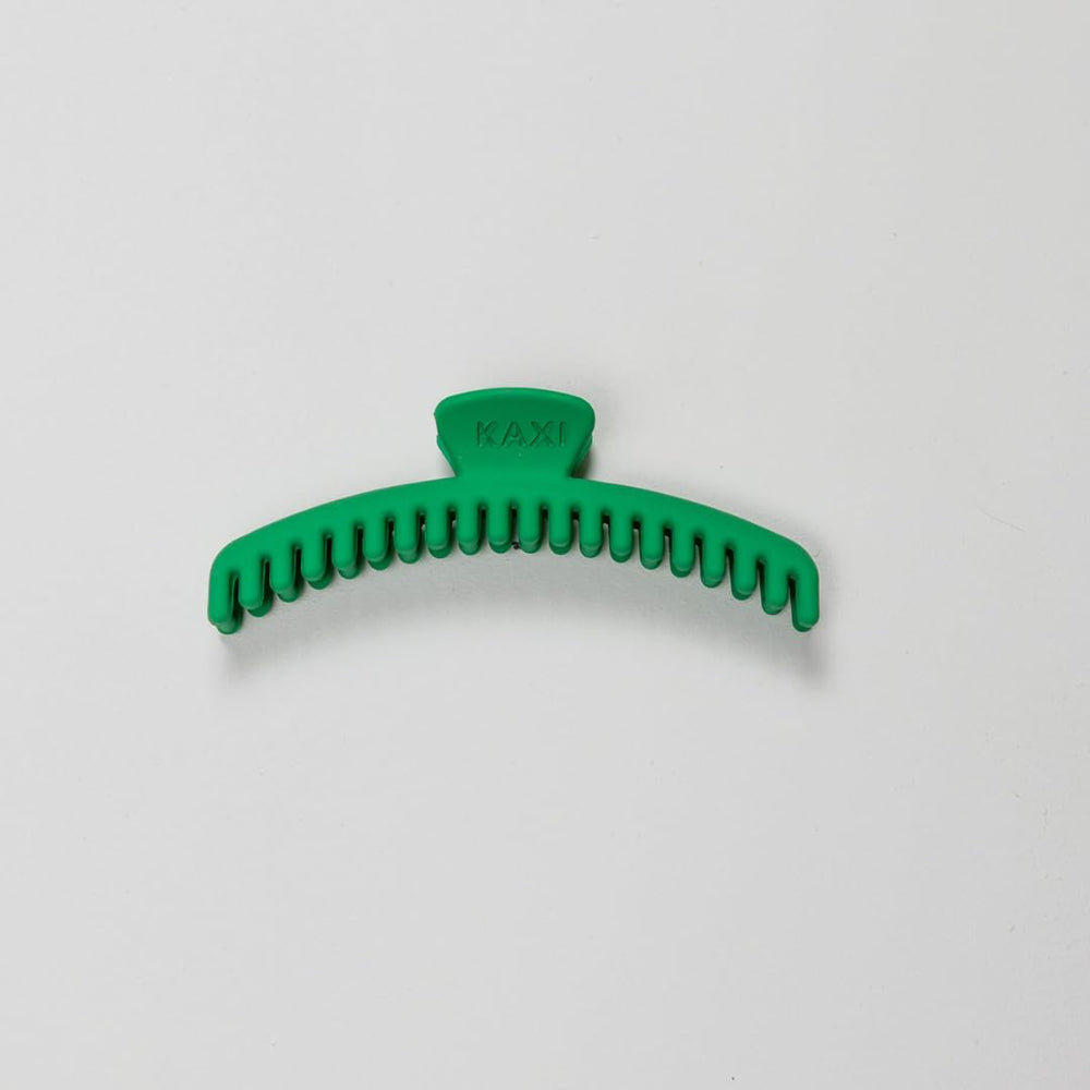 KAXI midi claw with 44 teeth securely locks buns and updos for all-day wear.