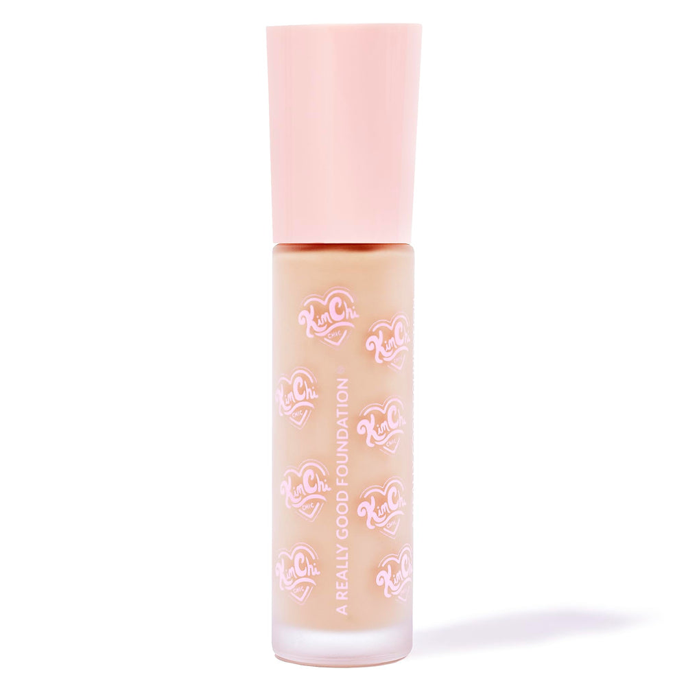 Long-lasting finish visible on the skin after time has passed.