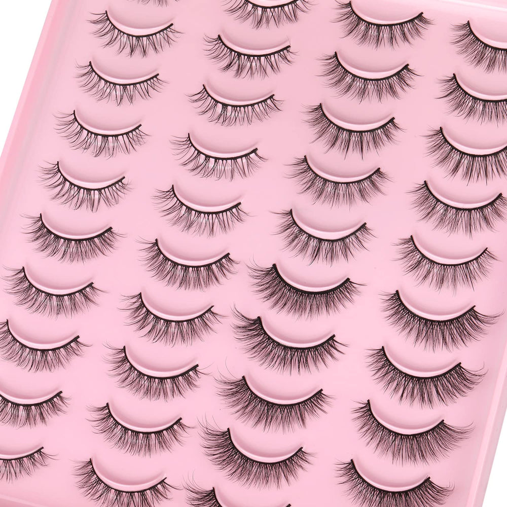 Kiromiro compact lashes packaging keeps lashes safe and organized