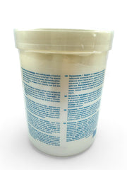 Wet hair being treated with Kruvix leave-in conditioner for smoothness