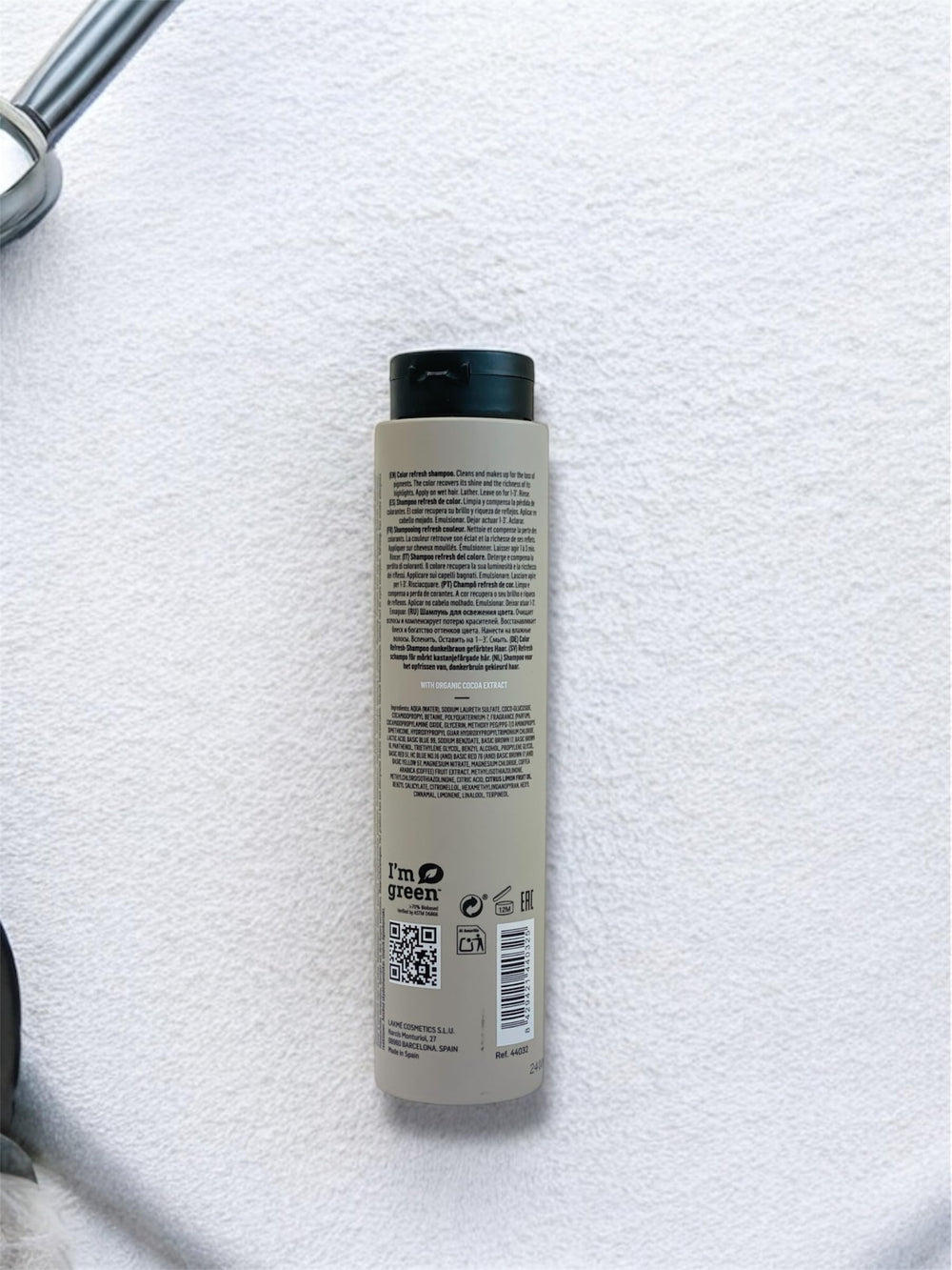 Lakmé Teknia Black Coffee Shampoo finished hair shows deeper color and shine.