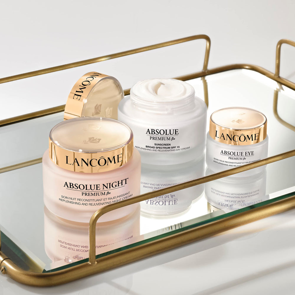 Lancôme Absolue BX Day Cream applied on the face for moisturized skin.
