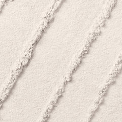 Lancôme Drape Sheen single eyeshadow demonstrating crease resistance for all-day looks.