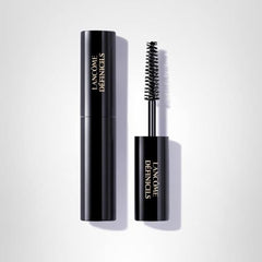 Lancôme Définicils final look shows natural-looking, defined lashes.