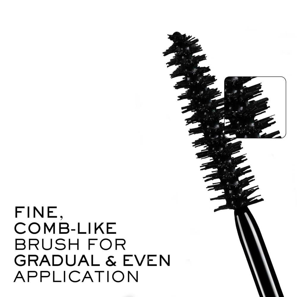 Lancôme Définicils close-up lashes with natural length.